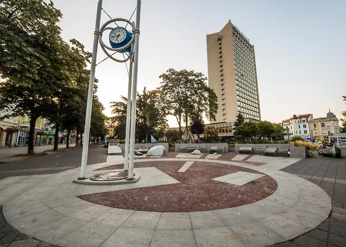 Apartment Summer Square - 2 Bedrooms Retro Flat With Great Location, 1st Fl Burgas City