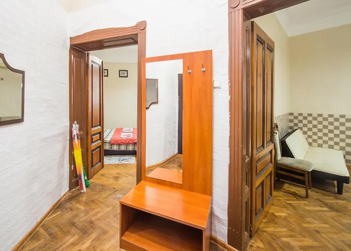Summer Square - 2 Bedrooms Retro Flat With Great Location, 1st Fl Burgas City