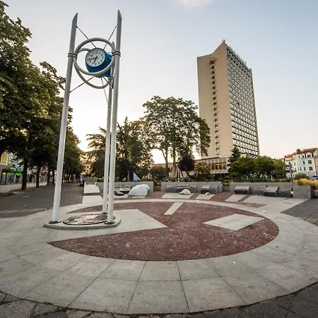 Apartment Summer Square - 2 Bedrooms Retro Flat With Great Location, 1st Fl Burgas