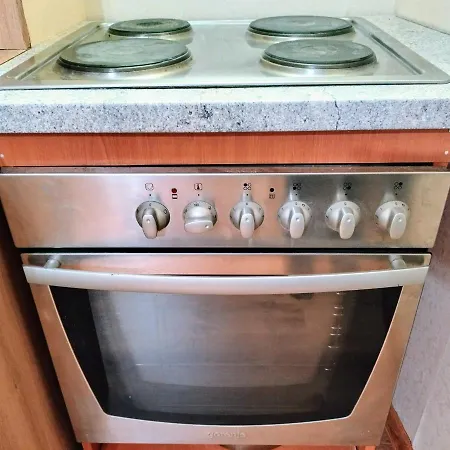 Summer Square - 2 Bedrooms Retro Flat With Great Location, 1st Fl Apartment Burgas