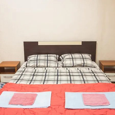 Lejlighed Summer Square - 2 Bedrooms Retro Flat With Great Location, 1st Fl