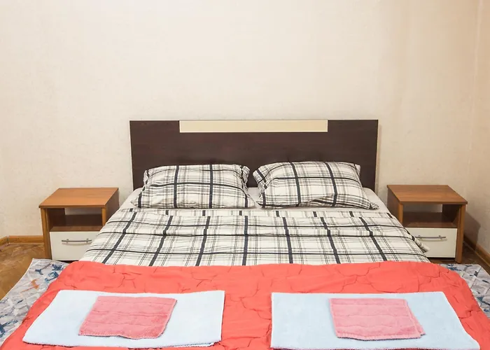 Апартамент Summer Square - 2 Bedrooms Retro Flat With Great Location, 1st Fl